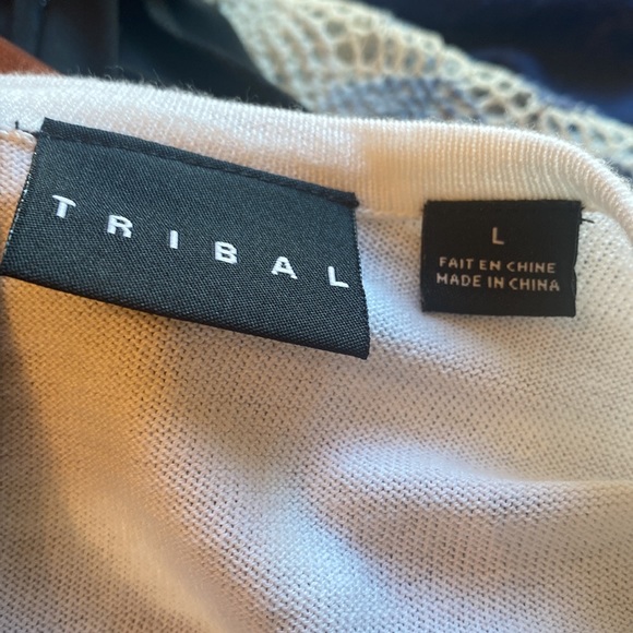 Women’s Tribal White Zippered Back Sweater - Picture 6 of 9